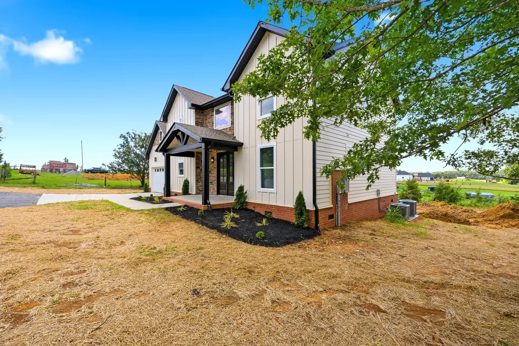 3305 Dobbins Pike Portland TN 37148