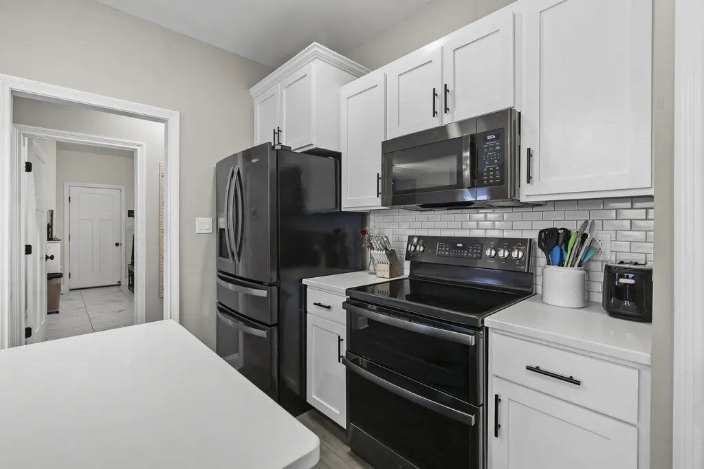 991 Cherry Blossom Lane Clarksville TN 37040