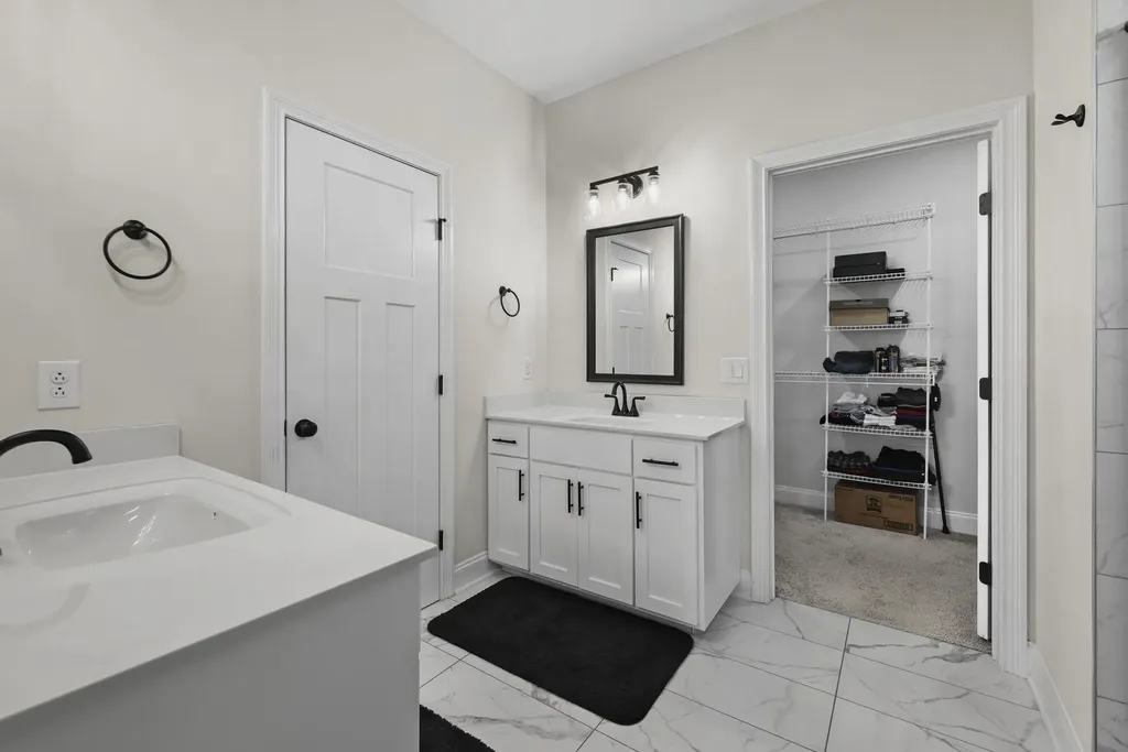 991 Cherry Blossom Lane Clarksville TN 37040