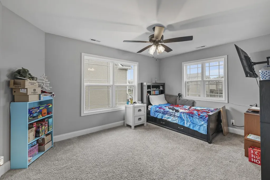 991 Cherry Blossom Lane Clarksville TN 37040