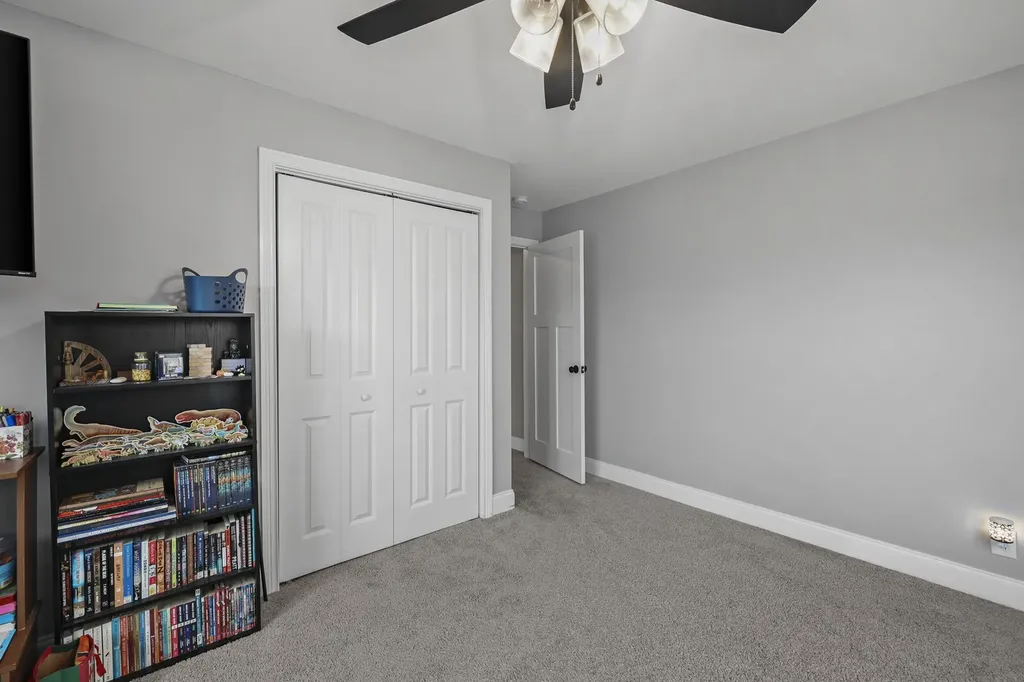 991 Cherry Blossom Lane Clarksville TN 37040