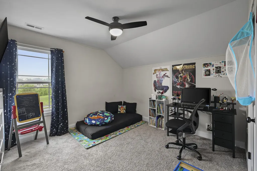 991 Cherry Blossom Lane Clarksville TN 37040