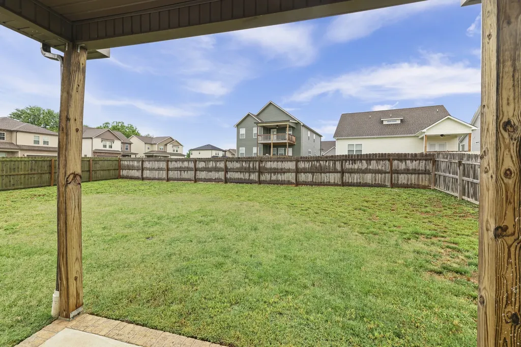 991 Cherry Blossom Lane Clarksville TN 37040