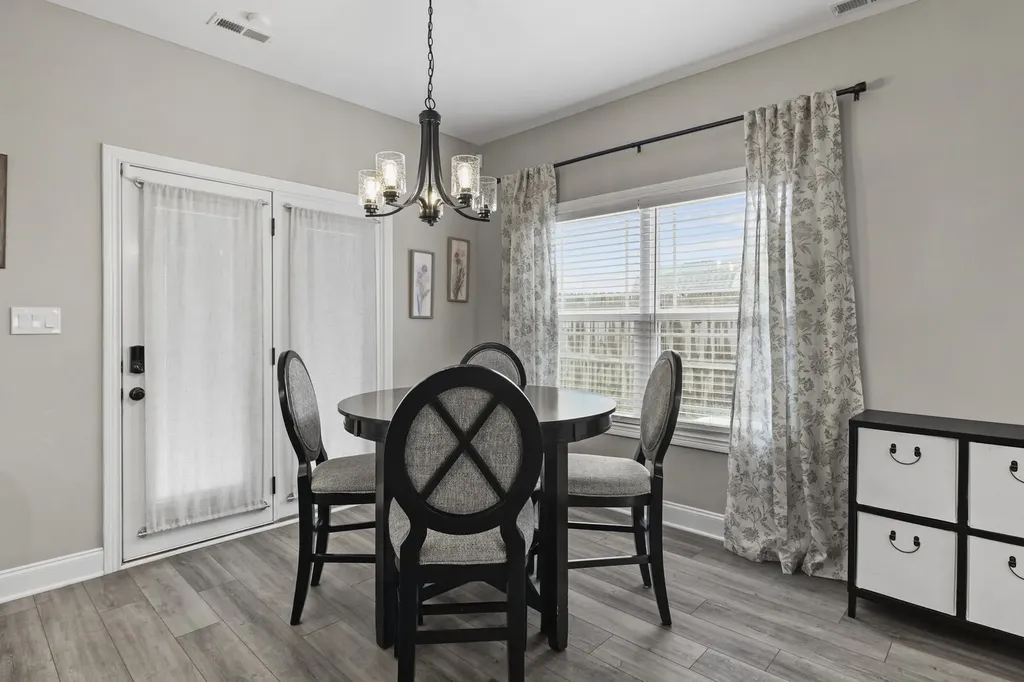 991 Cherry Blossom Lane Clarksville TN 37040