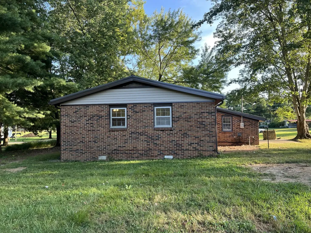 72 Sherwood Vale Cir, NW Mcminnville TN 37110