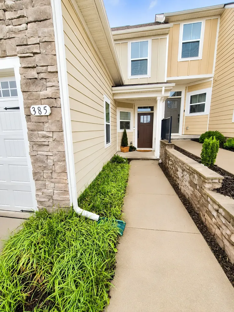 385 S Downs Circle Goodlettsville TN 37072