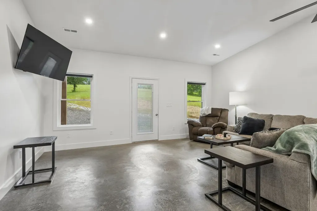 1183 Saddle Tree Road Ashland City TN 37015