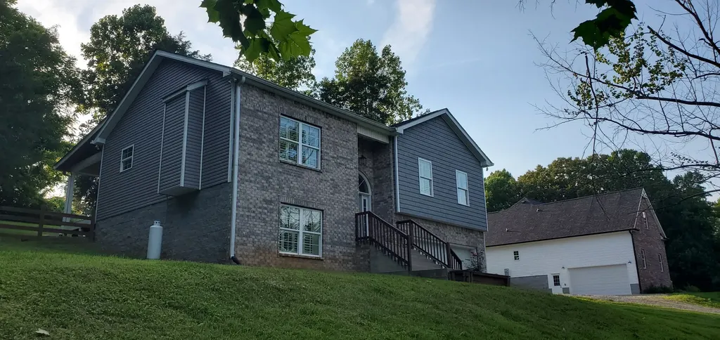 2004 Mcmahan Hollow Road Pleasant View TN 37146