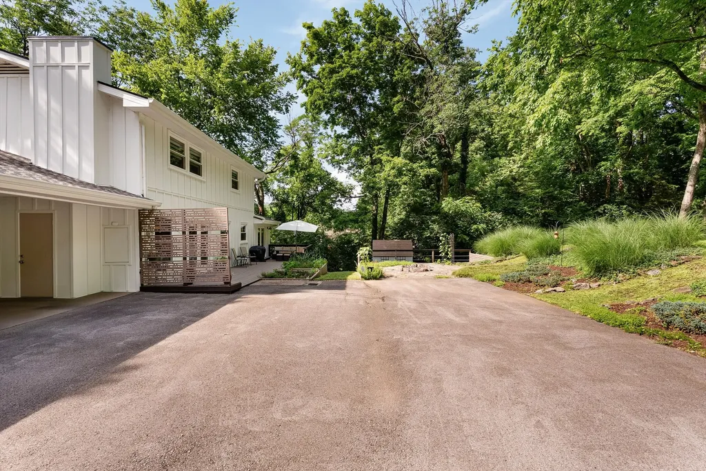 330 Forrest Valley Drive Nashville TN 37209