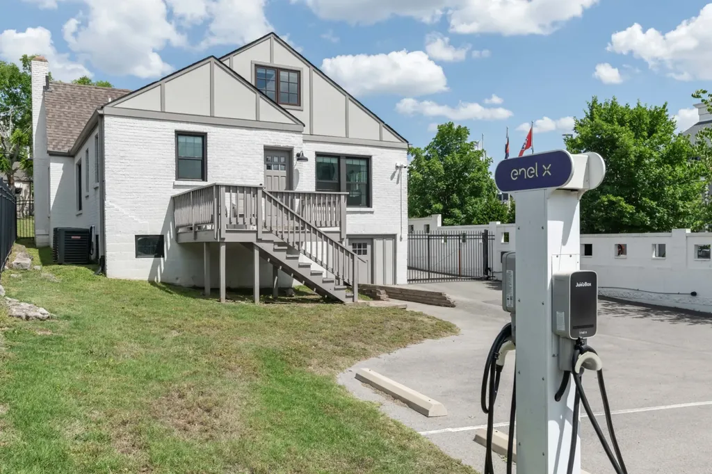 1606 Riverside Drive Nashville TN 37216