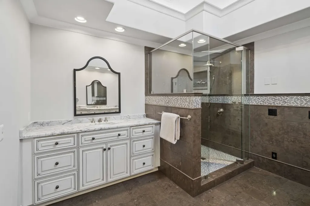 2600 Tyne Boulevard Nashville TN 37215