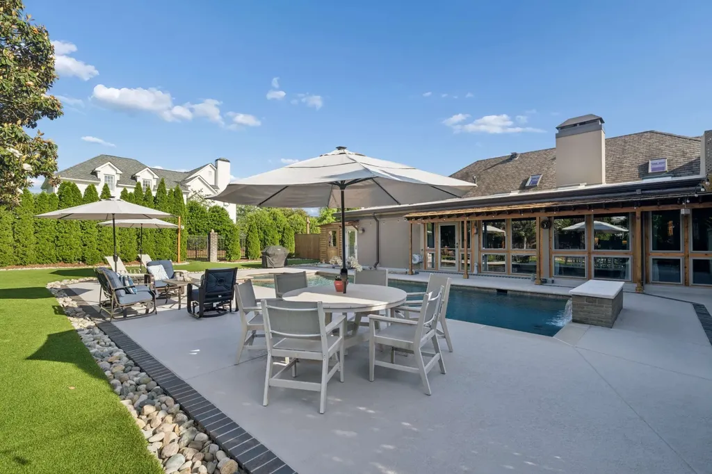 2600 Tyne Boulevard Nashville TN 37215