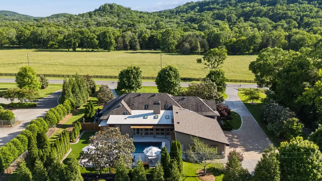 2600 Tyne Boulevard Nashville TN 37215
