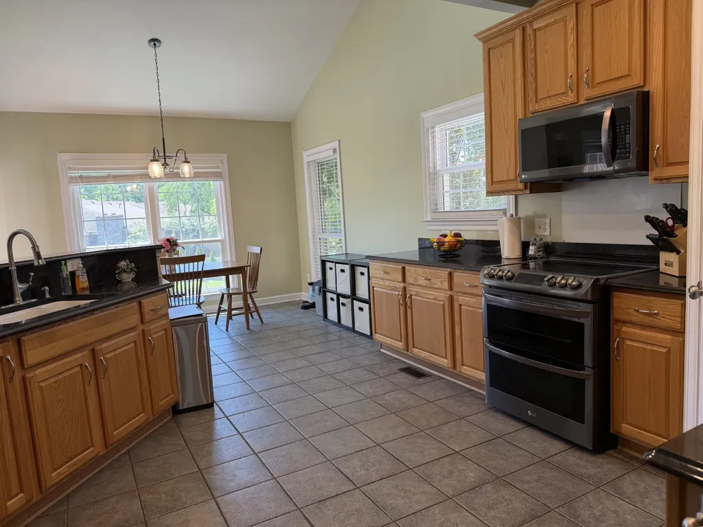 2010 Brunswick Drive Lebanon TN 37087