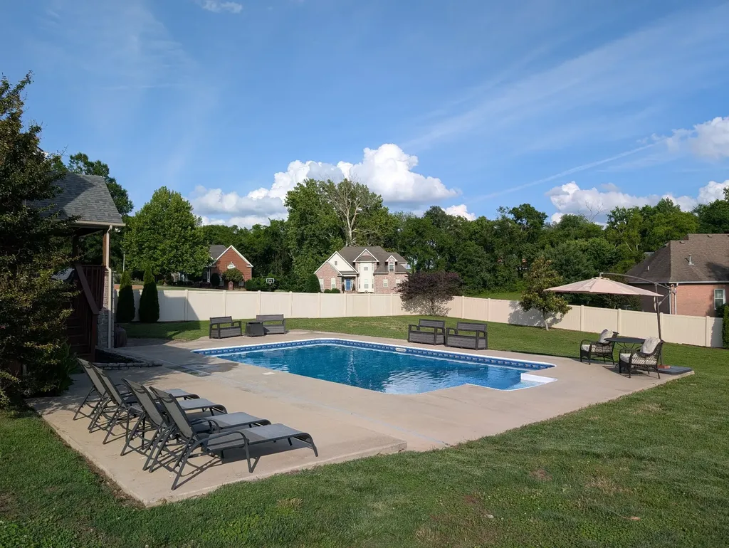 2010 Brunswick Drive Lebanon TN 37087