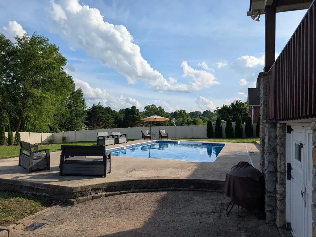 2010 Brunswick Drive Lebanon TN 37087