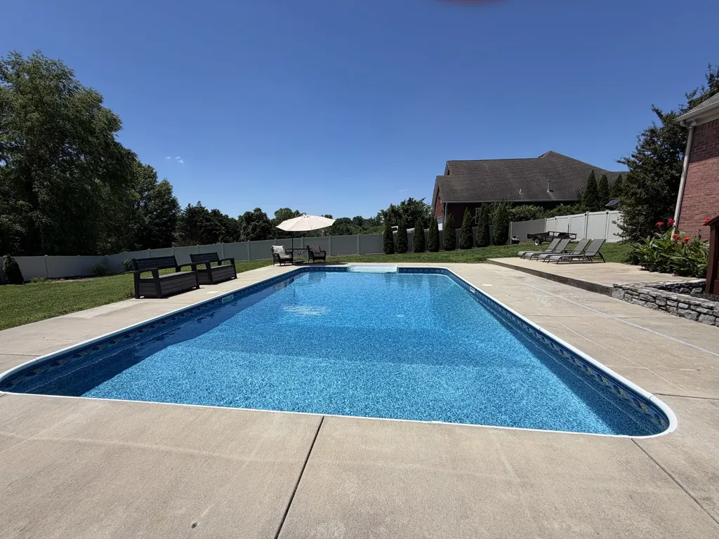 2010 Brunswick Drive Lebanon TN 37087