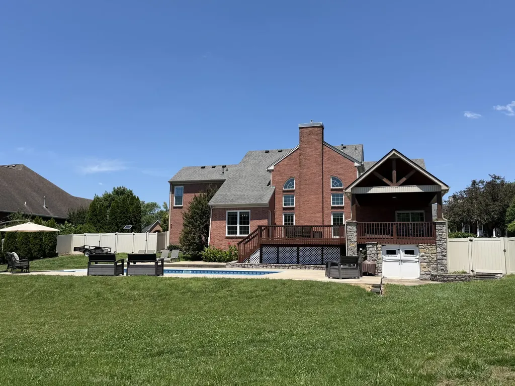 2010 Brunswick Drive Lebanon TN 37087