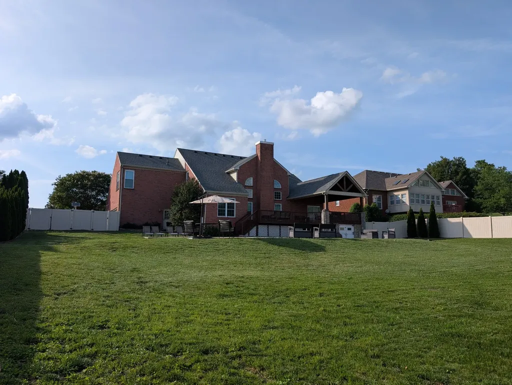 2010 Brunswick Drive Lebanon TN 37087