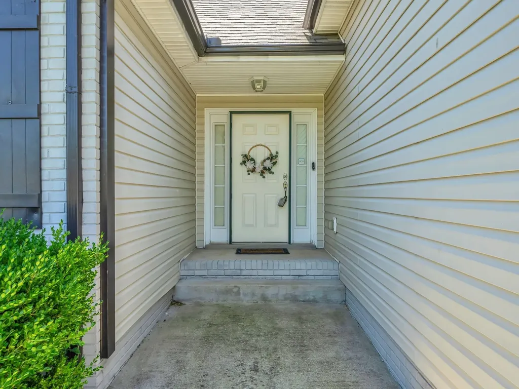 3825 Roscommon Way Clarksville TN 37040