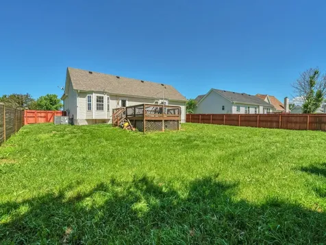 3825 Roscommon Way Clarksville TN 37040
