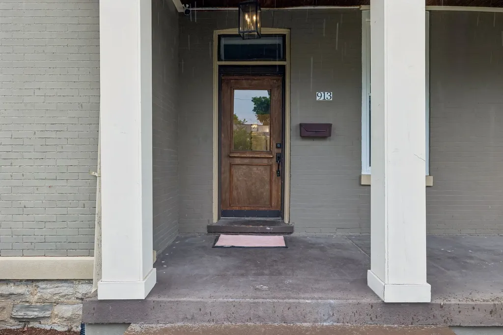 913 15th Ave, S Nashville TN 37212