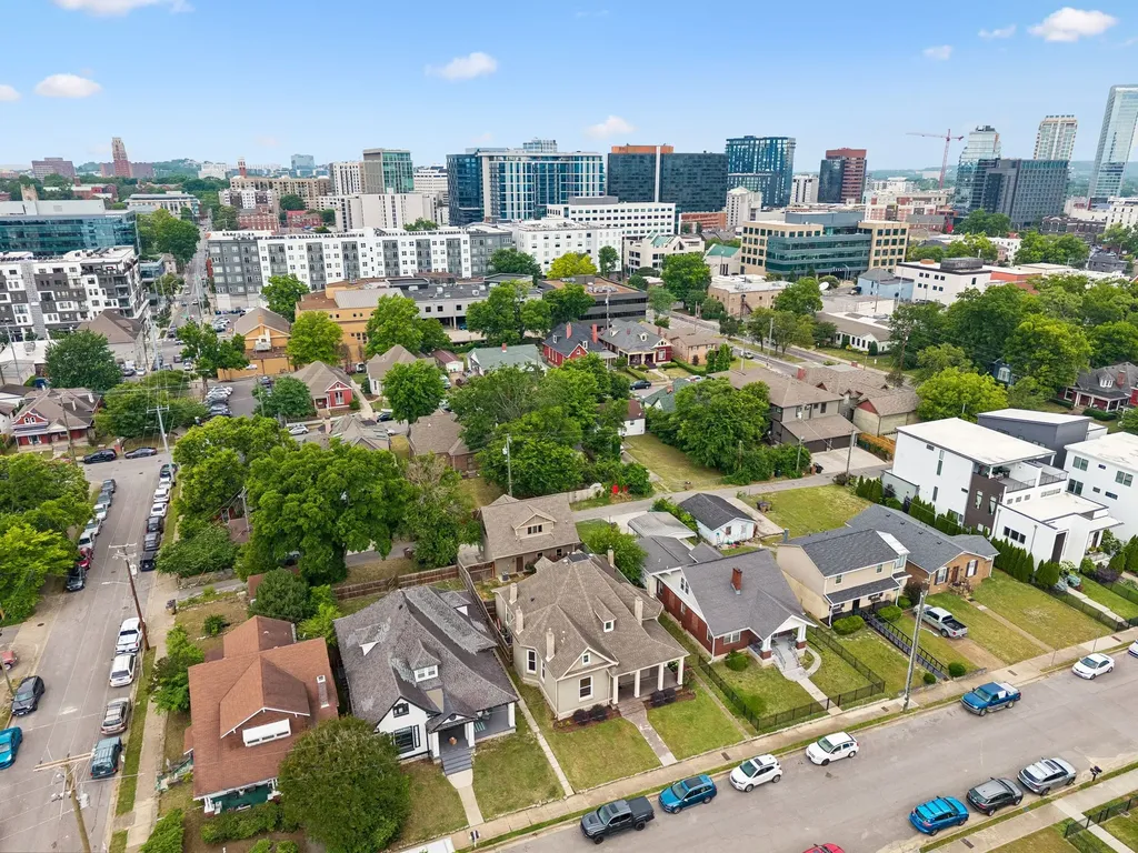 913 15th Ave, S Nashville TN 37212