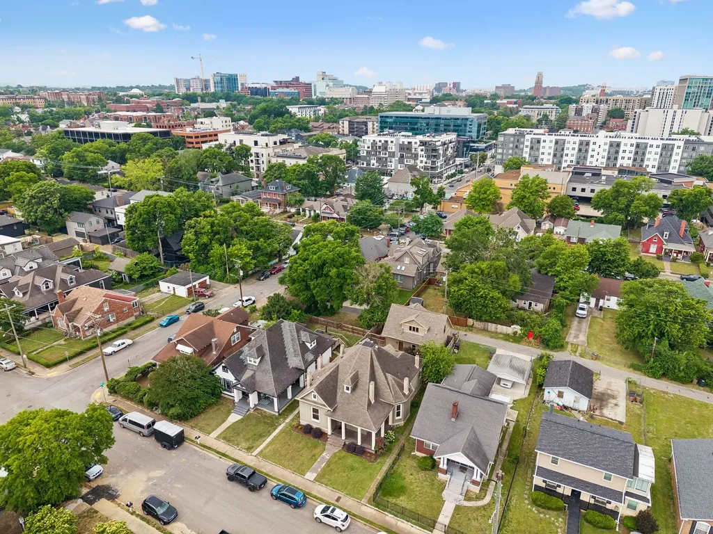 913 15th Ave, S Nashville TN 37212