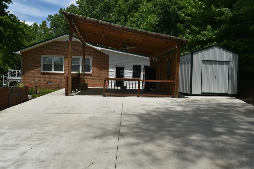 1331 Turkey Creek Loop Tullahoma TN 37388