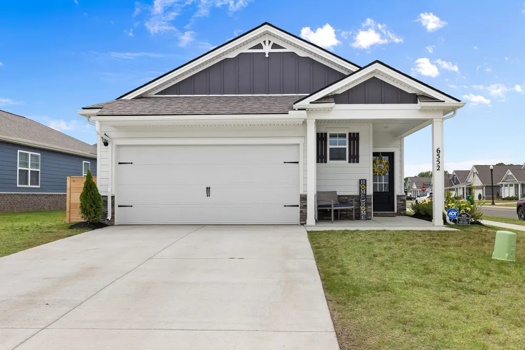 White House TN, 6552 Japonica Lane