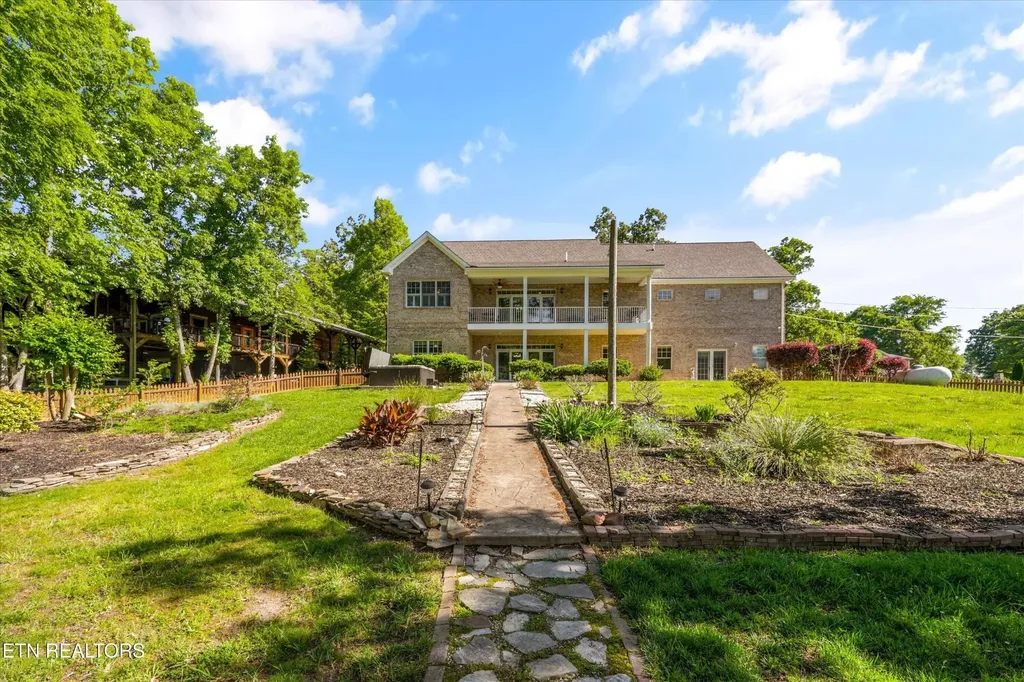 2177 Riverview Drive Dandridge TN 37725