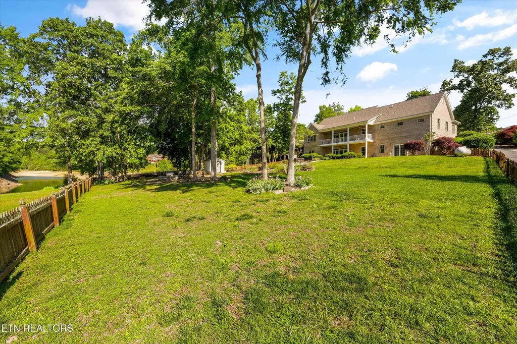 2177 Riverview Drive Dandridge TN 37725