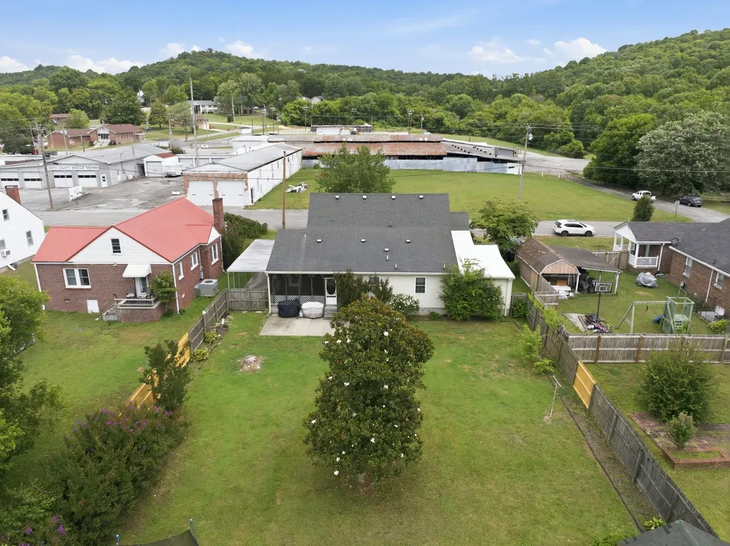 518 Jefferson Ave, E Carthage TN 37030