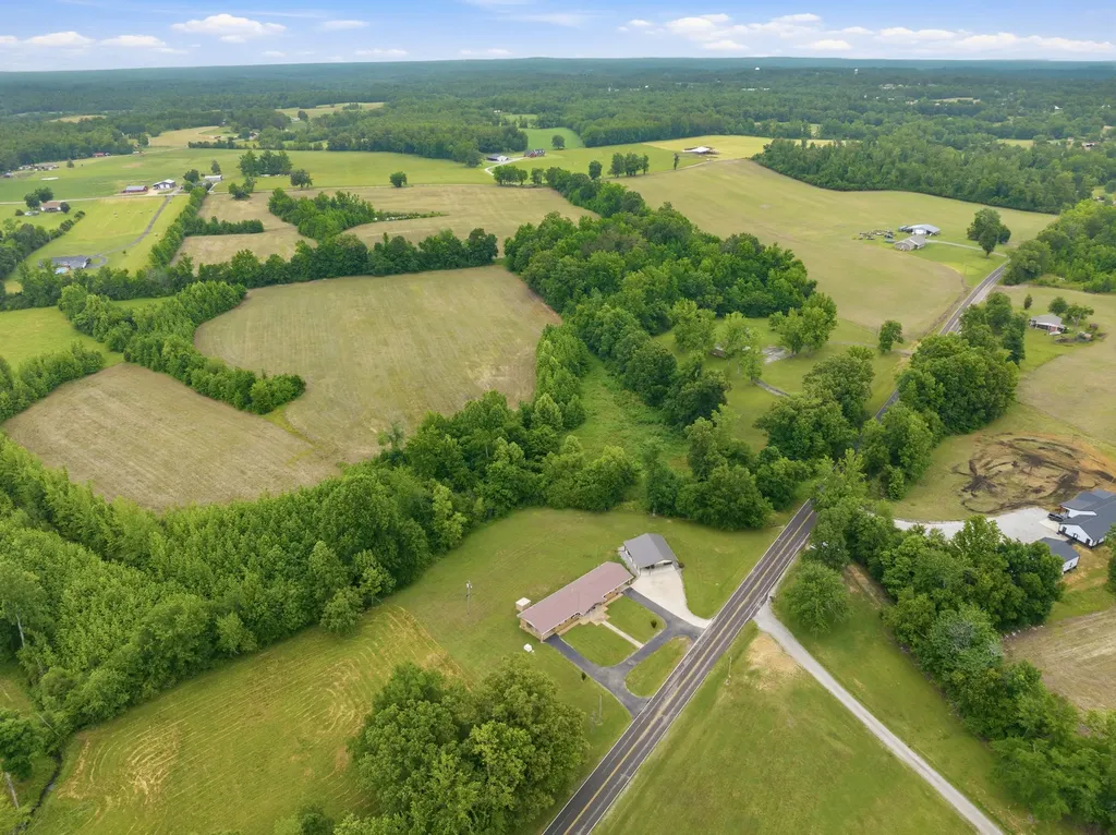 944 Brooksie Thompson Road Decaturville TN 38329