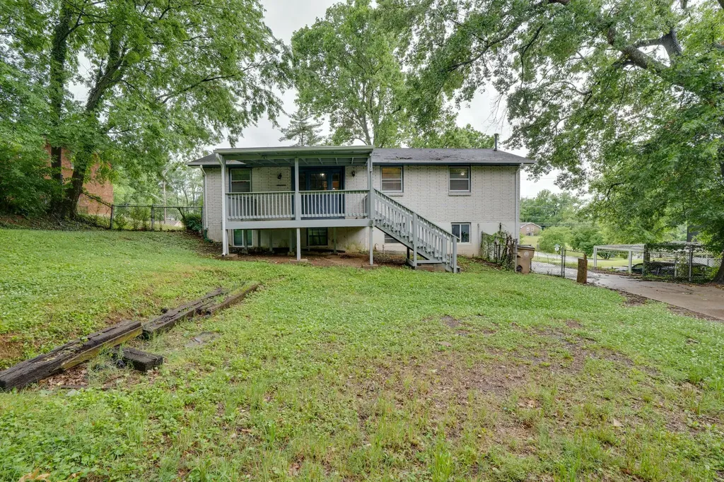 125 Curtis Cross Roads Hendersonville TN 37075