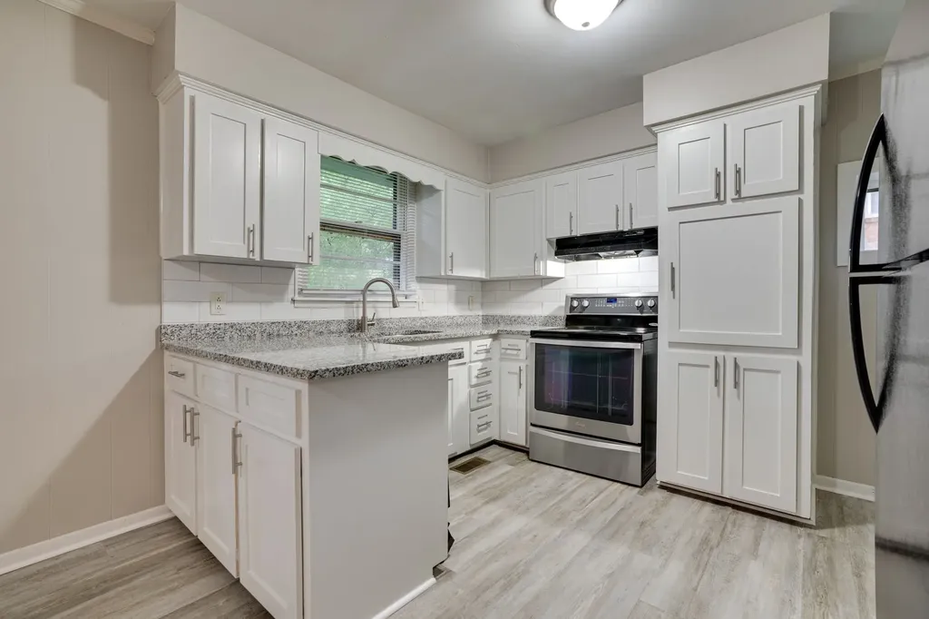 125 Curtis Cross Roads Hendersonville TN 37075
