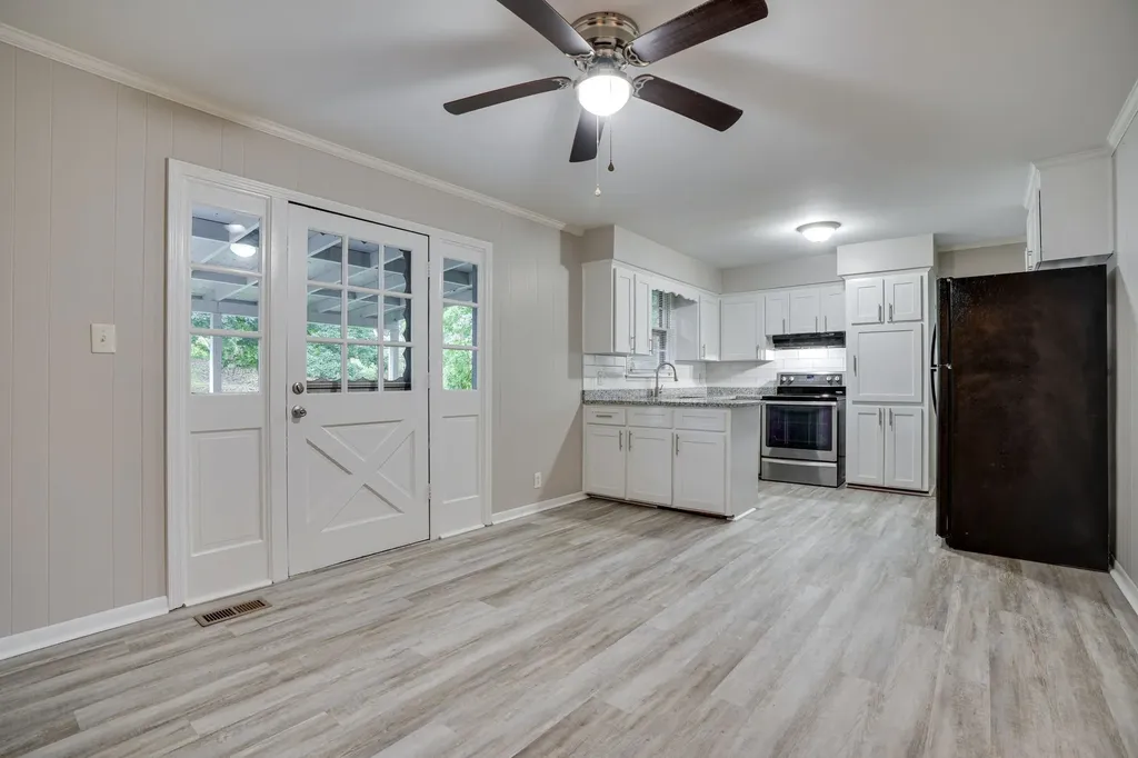 125 Curtis Cross Roads Hendersonville TN 37075