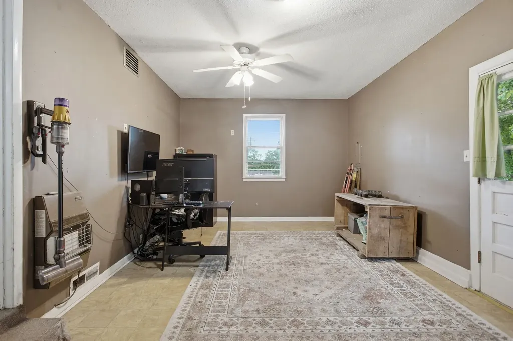 2040 Glencoe Road Culleoka TN 38451