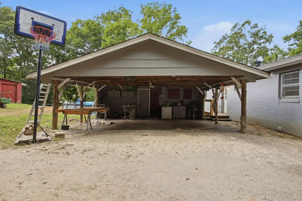 2040 Glencoe Road Culleoka TN 38451