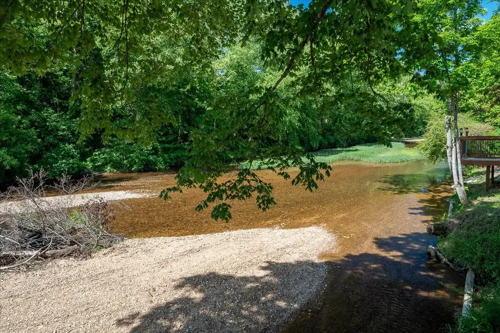 322 Creekside Lane Westpoint TN 38486