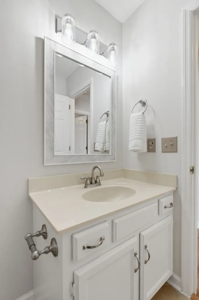 1229 Crestfield Drive Nashville TN 37211