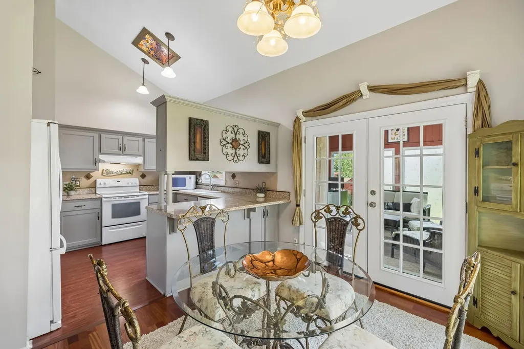 1105 Blythe Ct, E Nashville TN 37221