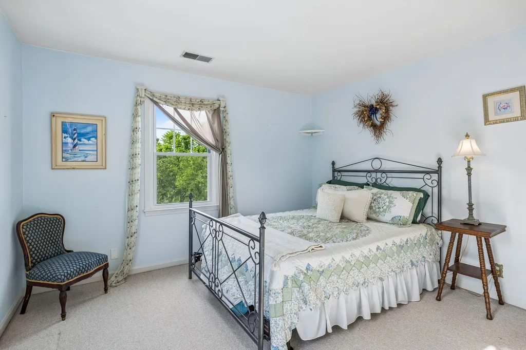 1105 Blythe Ct, E Nashville TN 37221