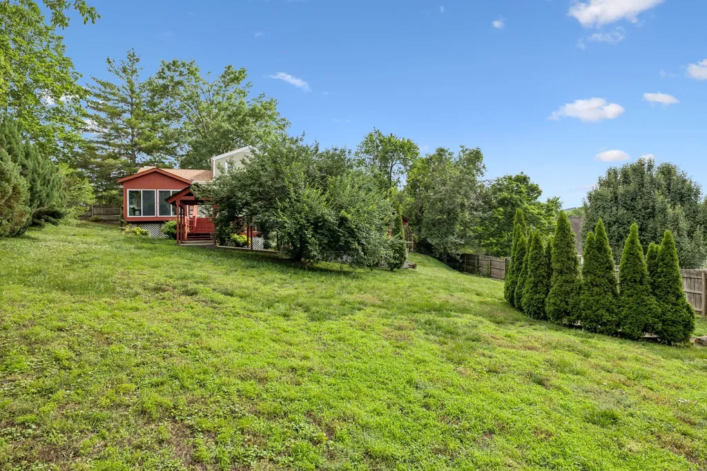 1105 Blythe Ct, E Nashville TN 37221
