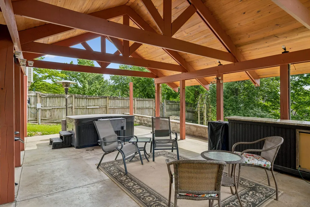 1105 Blythe Ct, E Nashville TN 37221