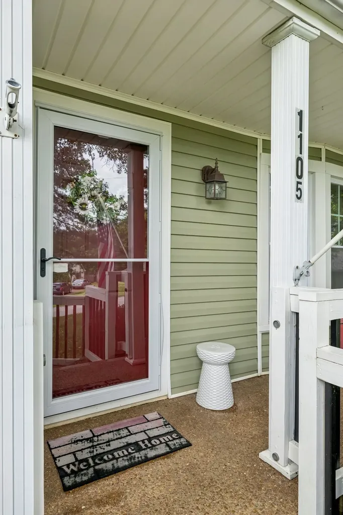1105 Blythe Ct, E Nashville TN 37221