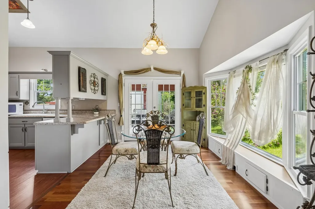 1105 Blythe Ct, E Nashville TN 37221