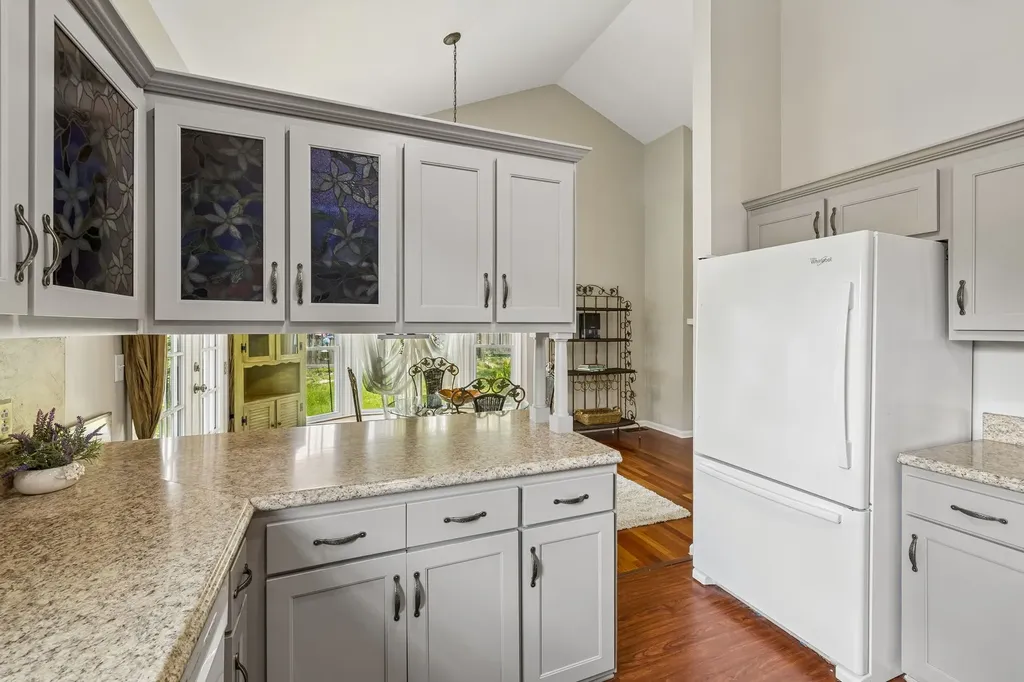 1105 Blythe Ct, E Nashville TN 37221