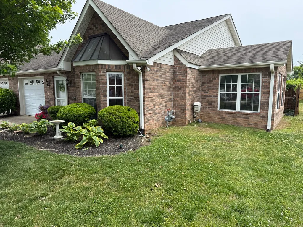1311 Crofton Park Court Columbia TN 38401