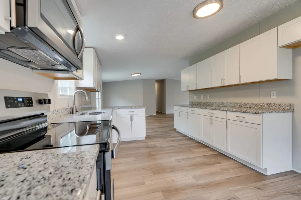 208 Rhoads Lane Hillsboro TN 37342